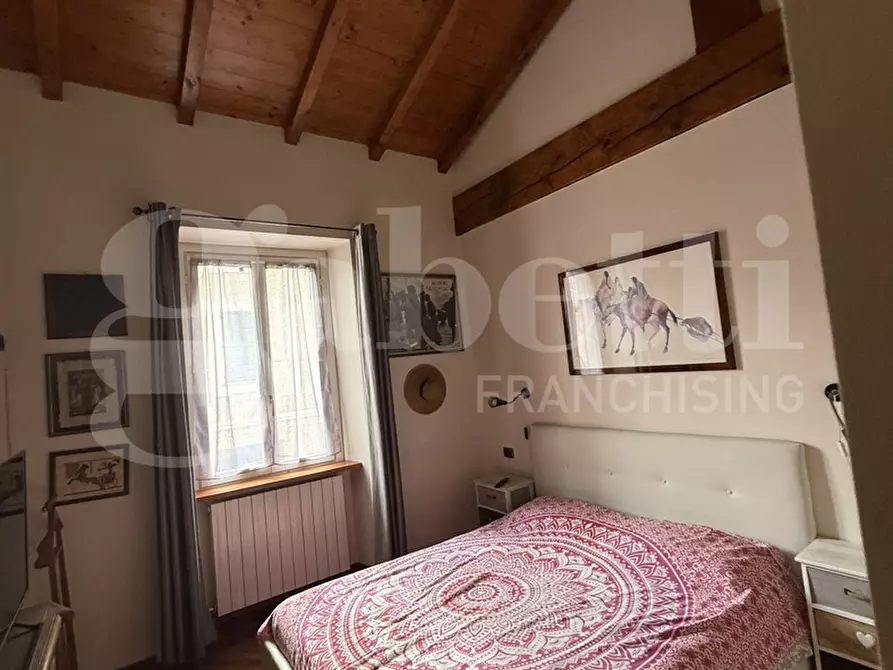 Immagine 30 di Appartamento in vendita  in Via Licinio, 1 a Erba