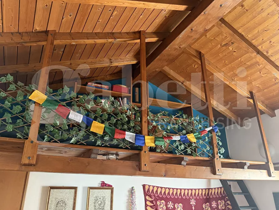 Immagine 5 di Appartamento in vendita  in Via Licinio, 1 a Erba