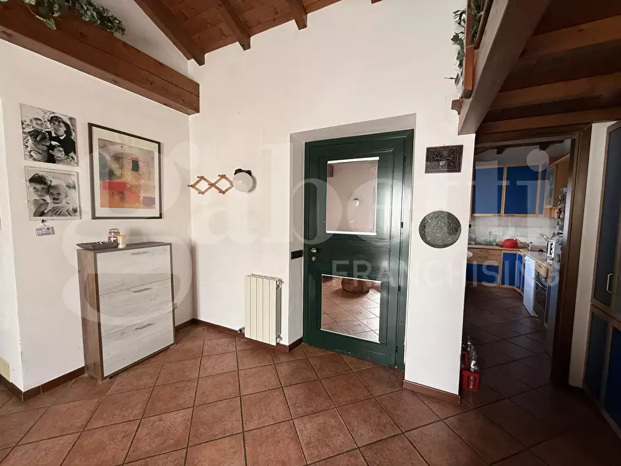 Immagine 25 di Appartamento in vendita  in Via Licinio, 1 a Erba