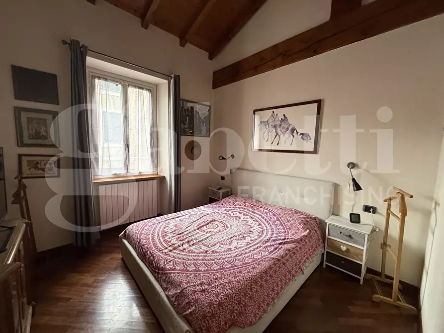 Immagine 13 di Appartamento in vendita  in Via Licinio, 1 a Erba
