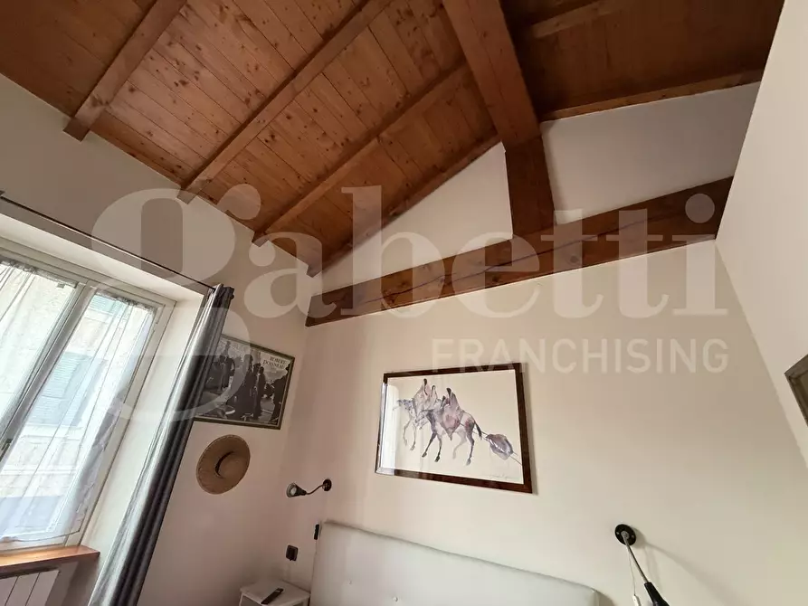 Immagine 31 di Appartamento in vendita  in Via Licinio, 1 a Erba