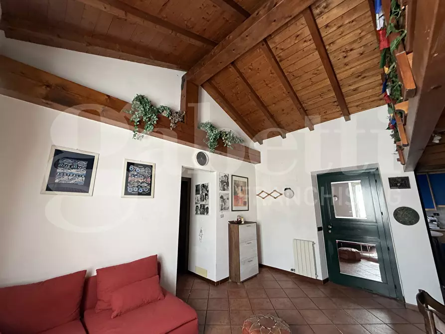 Immagine 23 di Appartamento in vendita  in Via Licinio, 1 a Erba
