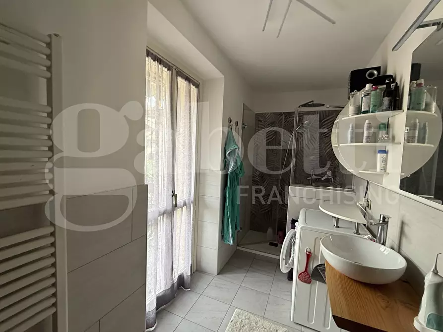 Immagine 15 di Appartamento in vendita  in Via Licinio, 1 a Erba
