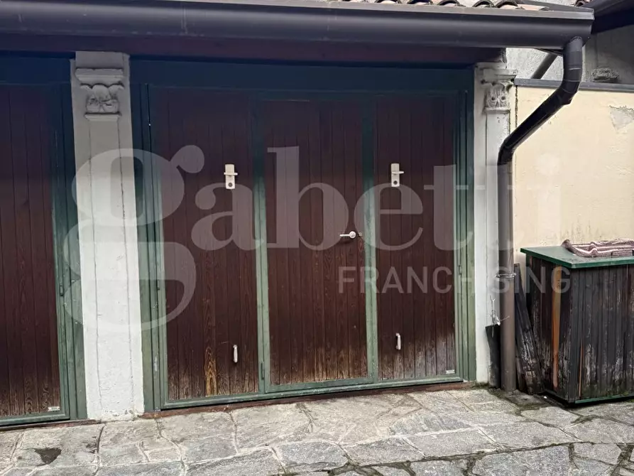 Immagine 18 di Appartamento in vendita  in Via Licinio, 1 a Erba