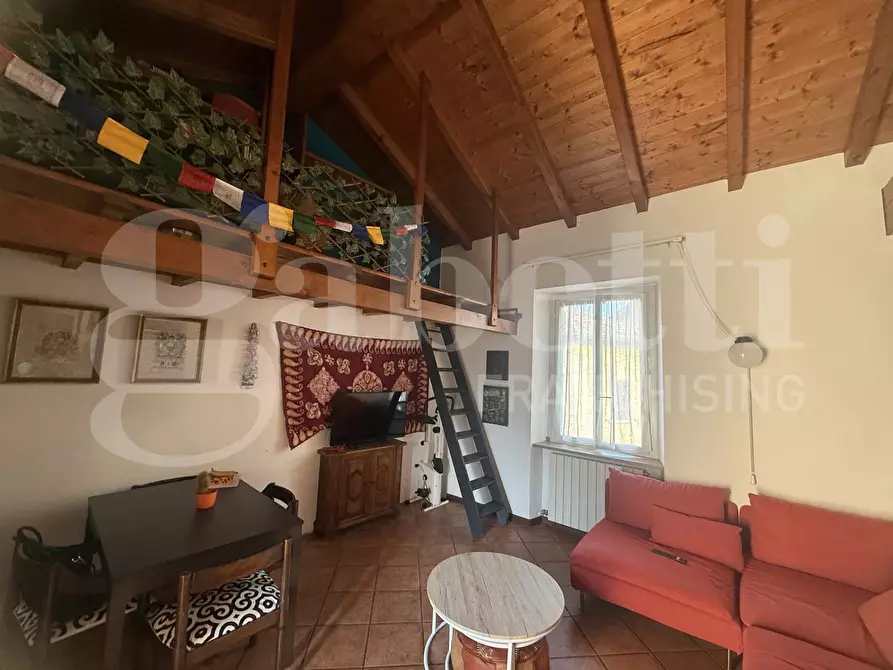 Immagine 46 di Appartamento in vendita  in Via Licinio, 1 a Erba