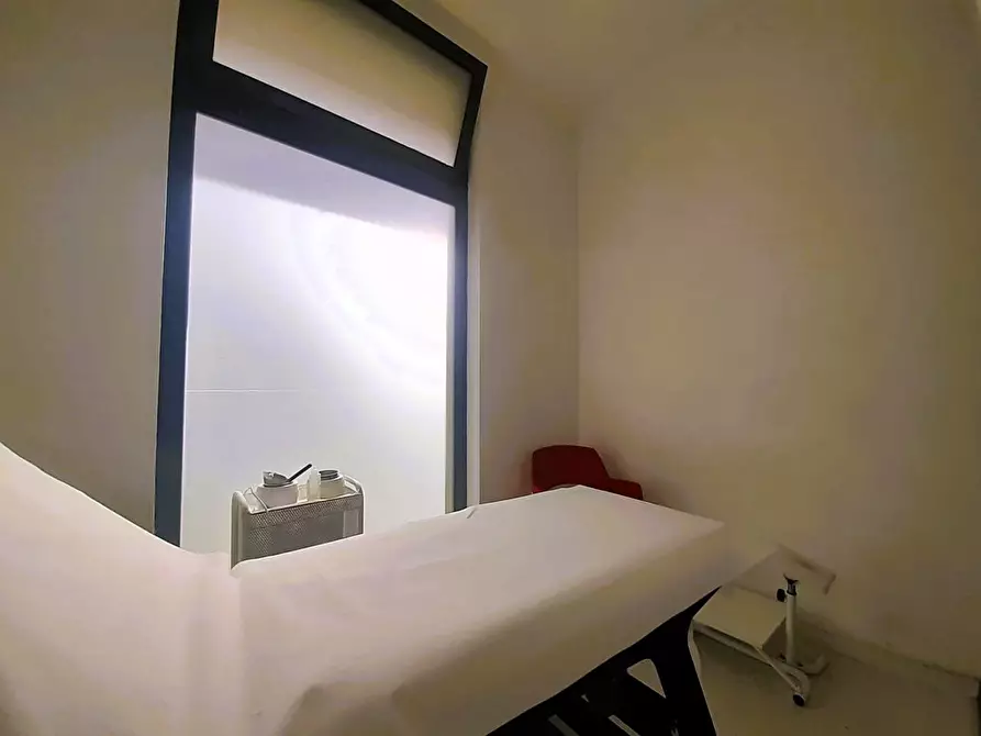 Immagine 11 di Negozio in vendita  in Vicolo legnani, 2 a Legnano