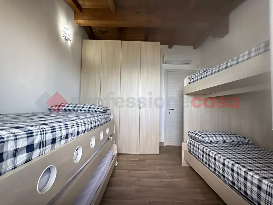 Immagine 18 di Villa in vendita  in Via TORRE GREGORIANA, 17 a Terracina