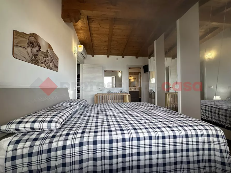 Immagine 17 di Villa in vendita  in Via TORRE GREGORIANA, 17 a Terracina