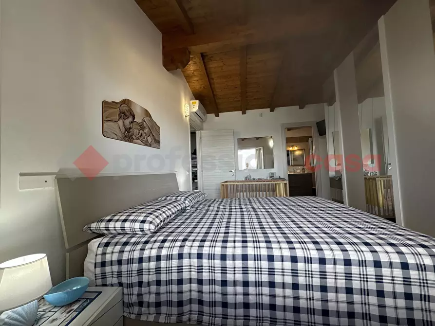 Immagine 16 di Villa in vendita  in Via TORRE GREGORIANA, 17 a Terracina