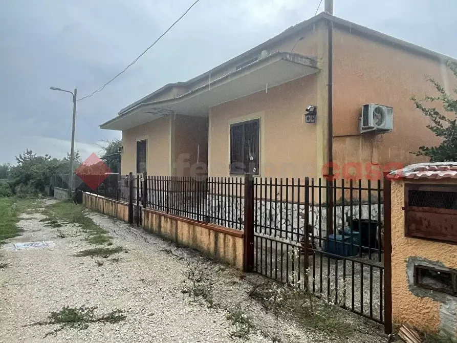 Immagine 37 di Villa in vendita  in Via Miceli III trav., snc a Vitulazio
