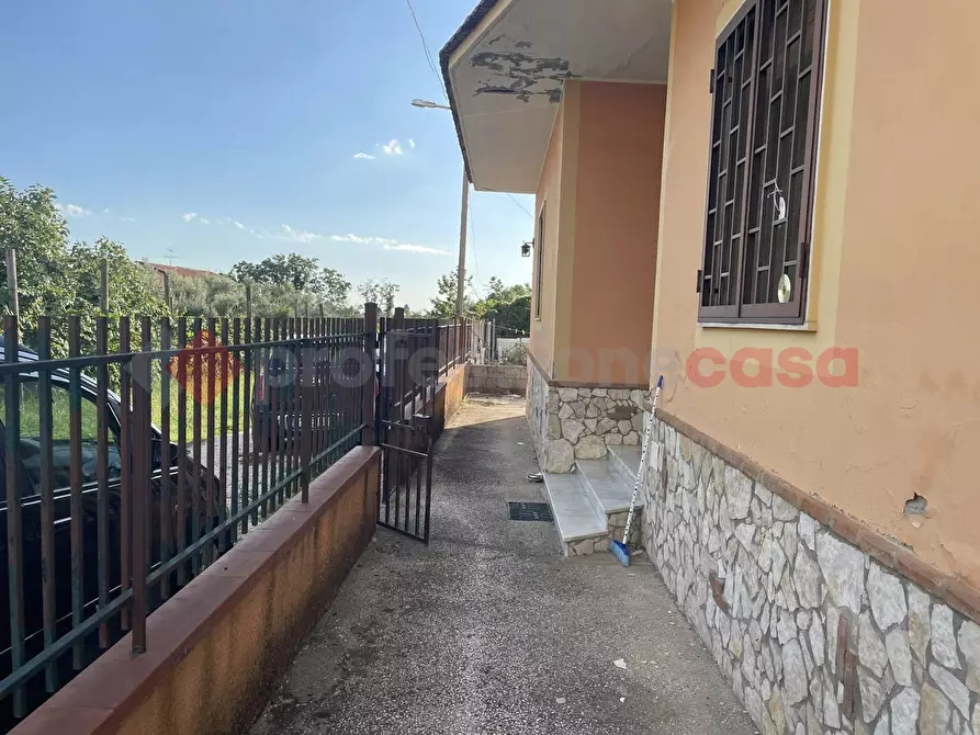 Immagine 2 di Villa in vendita  in Via Miceli III trav., snc a Vitulazio