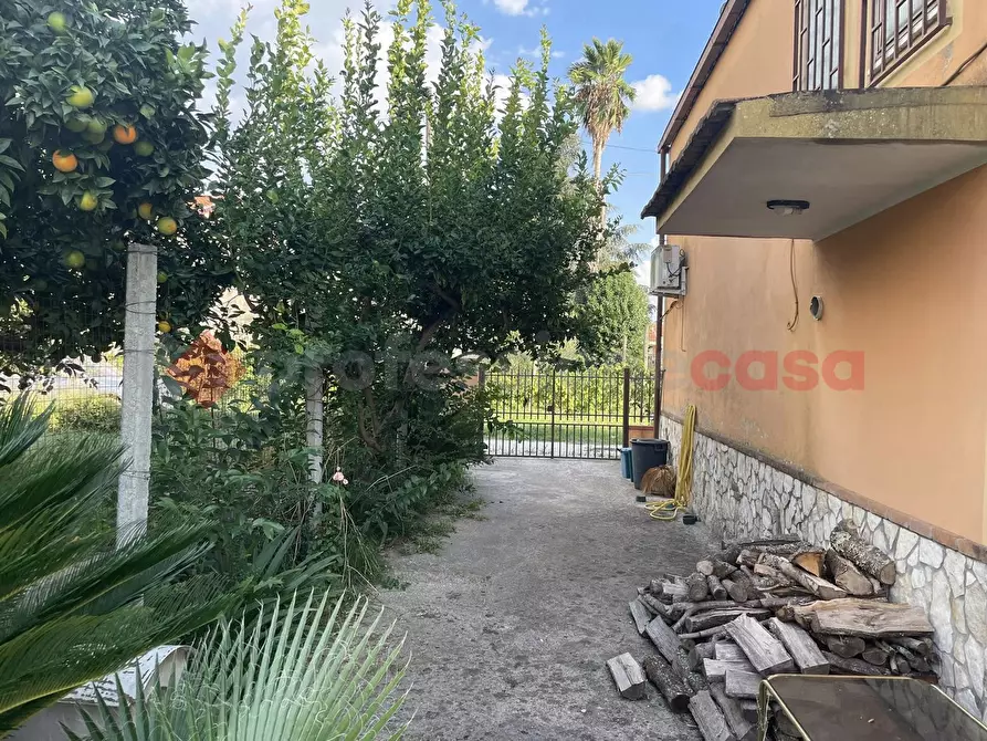 Immagine 9 di Villa in vendita  in Via Miceli III trav., snc a Vitulazio