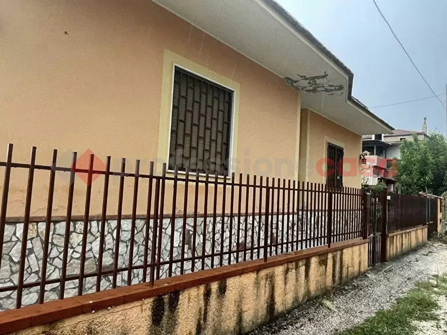 Immagine 34 di Villa in vendita  in Via Miceli III trav., snc a Vitulazio