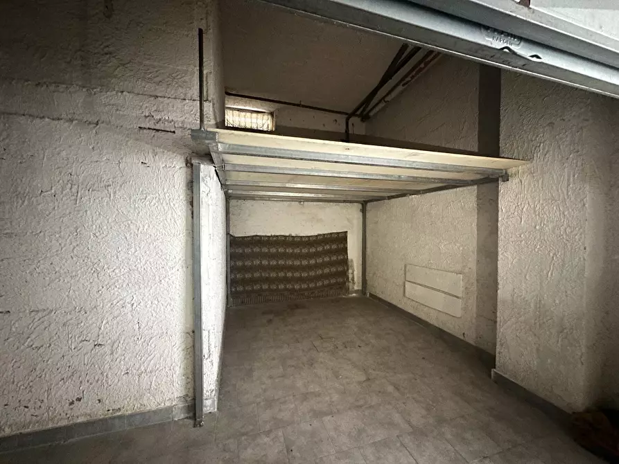 Immagine 9 di Box auto in vendita  in Via Palladio, 12 a Acerra