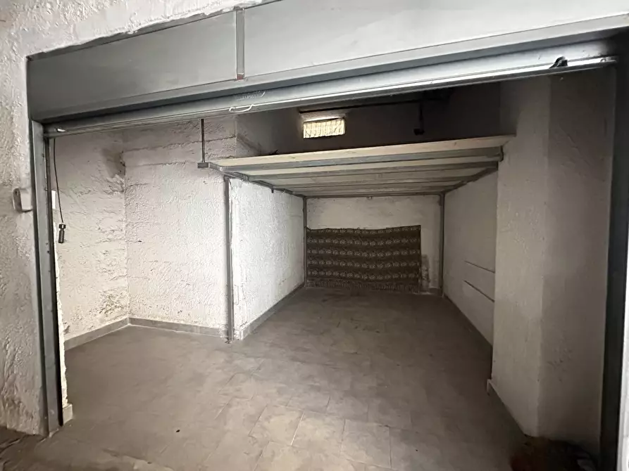 Immagine 8 di Box auto in vendita  in Via Palladio, 12 a Acerra