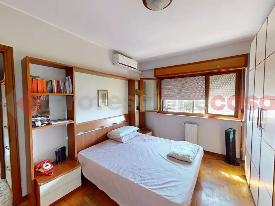 Immagine 6 di Appartamento in vendita  in Via Silvio Sbricoli a Roma