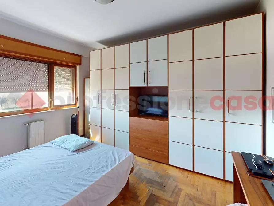 Immagine 8 di Appartamento in vendita  in Via Silvio Sbricoli a Roma