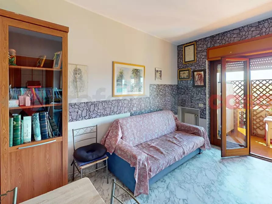 Immagine 3 di Appartamento in vendita  in Via Silvio Sbricoli a Roma