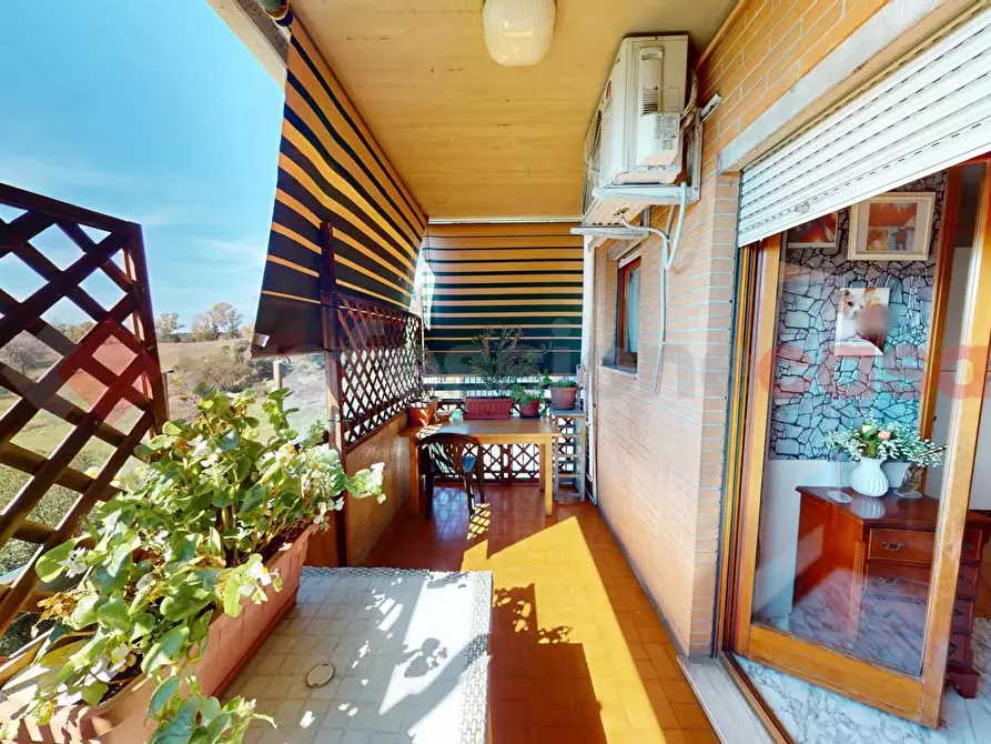 Immagine 10 di Appartamento in vendita  in Via Silvio Sbricoli a Roma