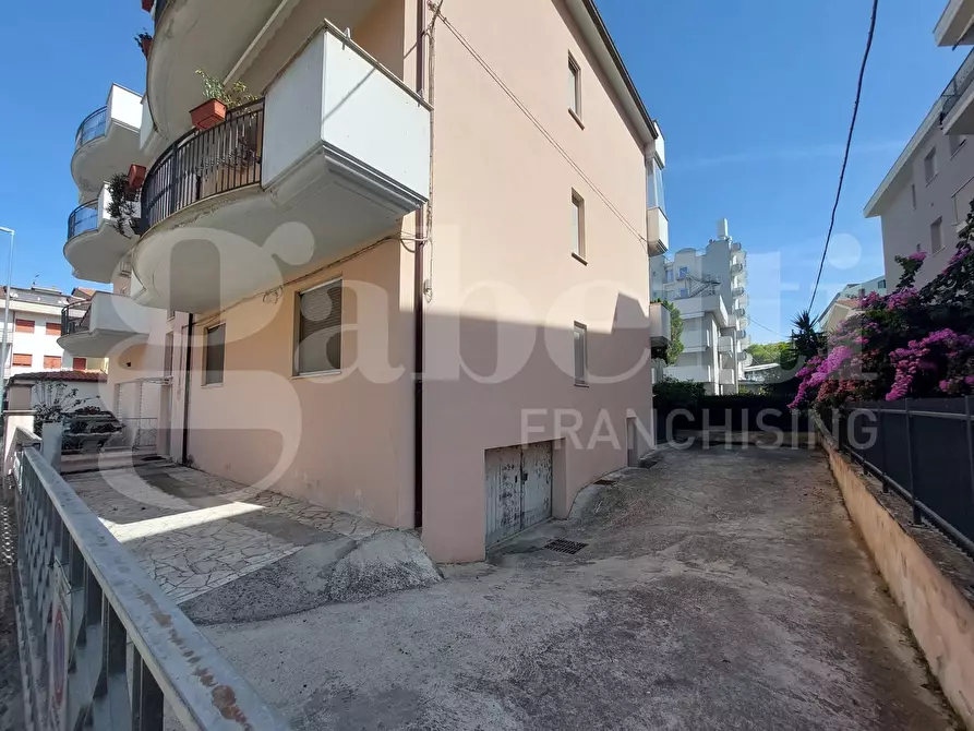 Immagine 11 di Appartamento in vendita  in Via Liguria, 4 a Alba Adriatica