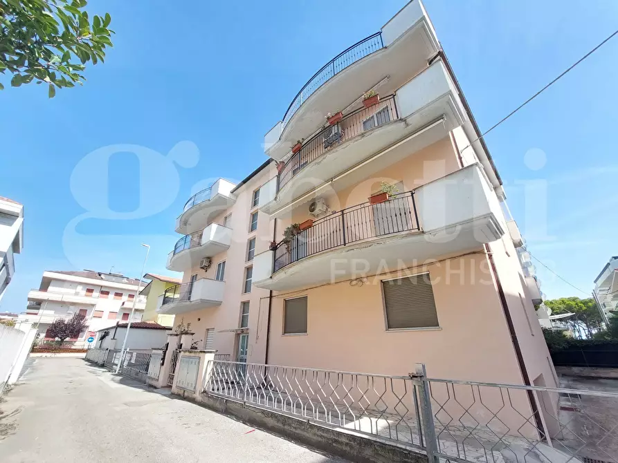 Immagine 2 di Appartamento in vendita  in Via Liguria, 4 a Alba Adriatica