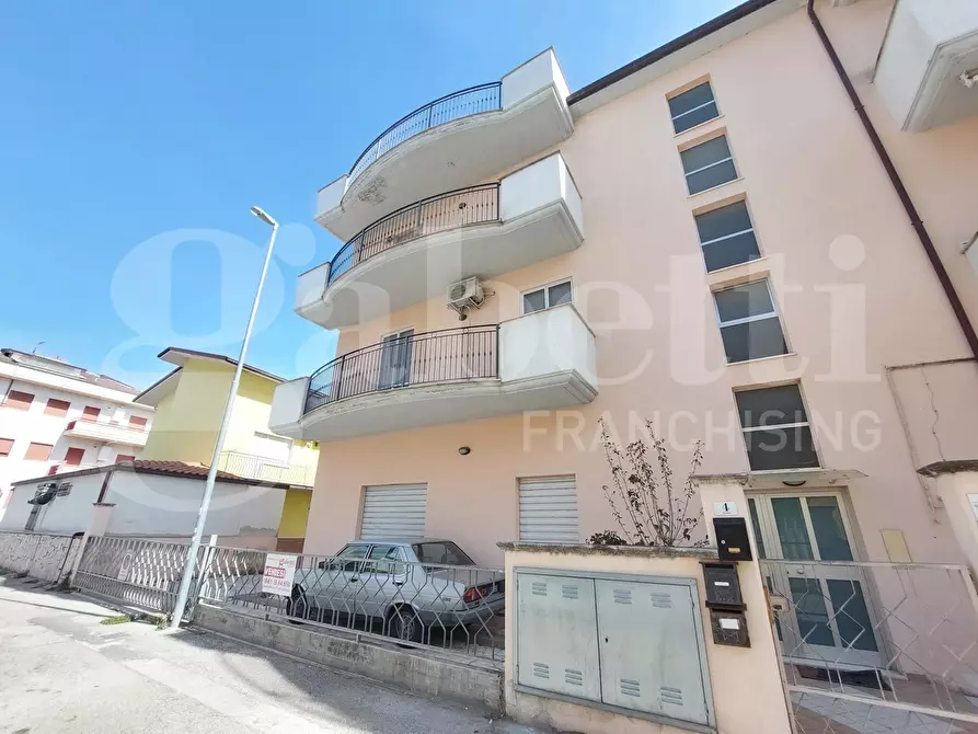Immagine 3 di Appartamento in vendita  in Via Liguria, 4 a Alba Adriatica