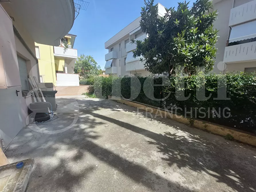 Immagine 10 di Appartamento in vendita  in Via Liguria, 4 a Alba Adriatica