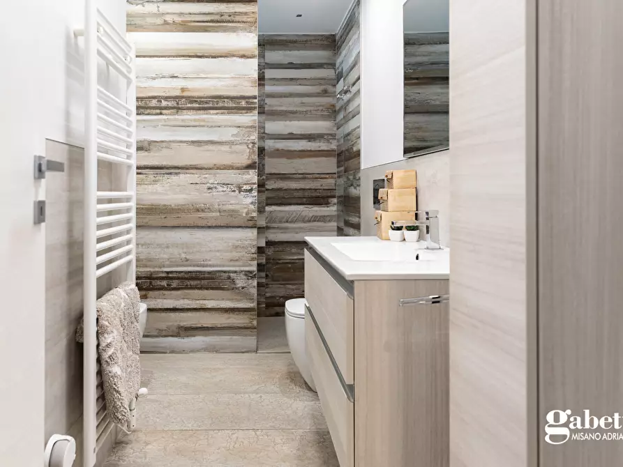 Immagine 16 di Appartamento in vendita  in Via Francia a Cattolica