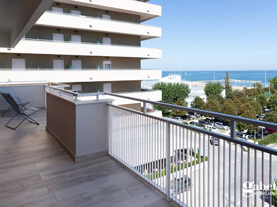 Immagine 7 di Appartamento in vendita  in Via Francia a Cattolica