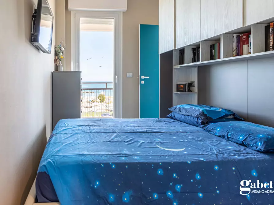 Immagine 14 di Appartamento in vendita  in Via Francia a Cattolica