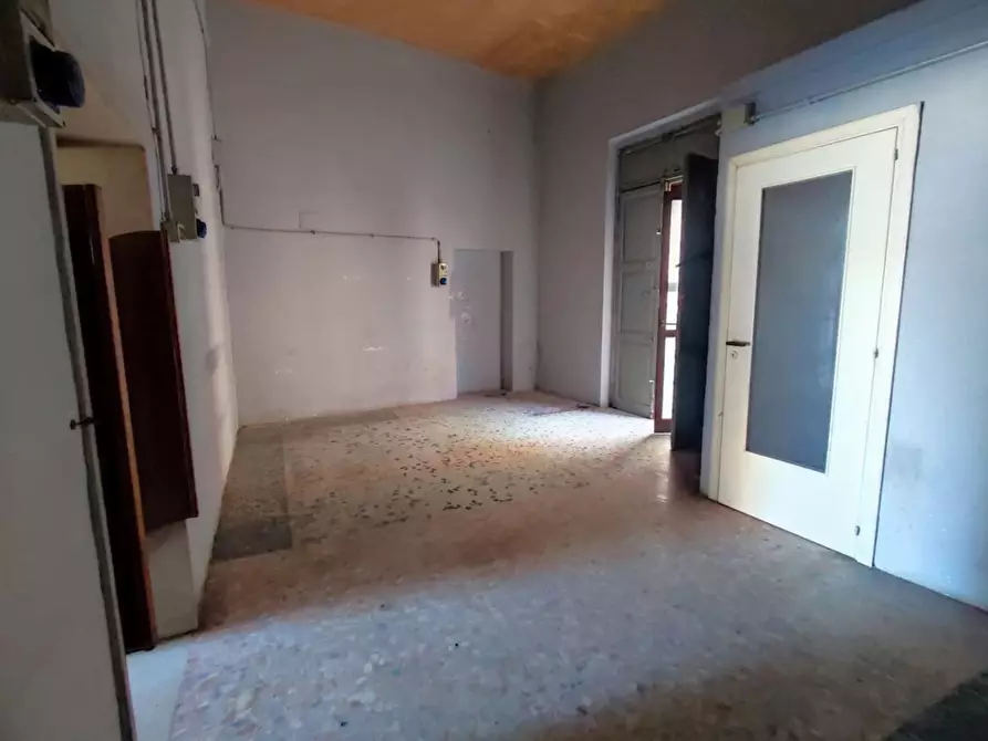 Immagine 5 di Negozio in vendita  in Via PIETRO NENNI a San Severo