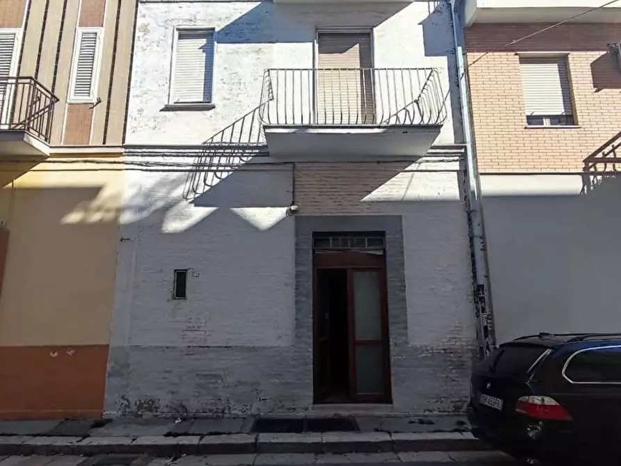 Immagine 7 di Negozio in vendita  in Via PIETRO NENNI a San Severo