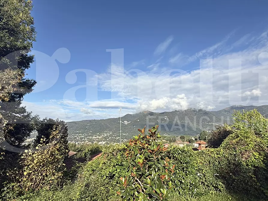 Immagine 9 di Appartamento in vendita  in Via Parini, snc a Erba