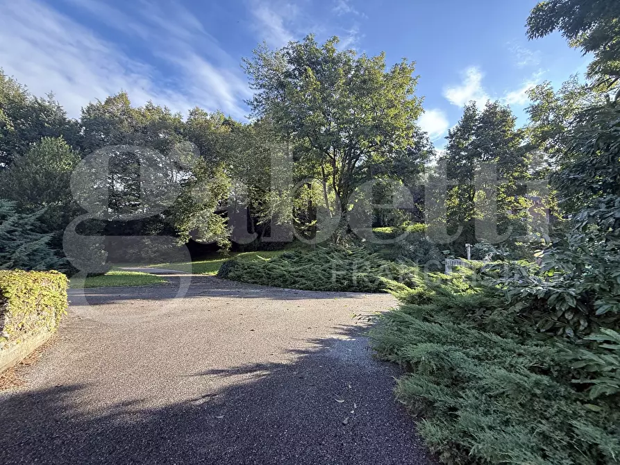 Immagine 27 di Appartamento in vendita  in Via Parini, snc a Erba