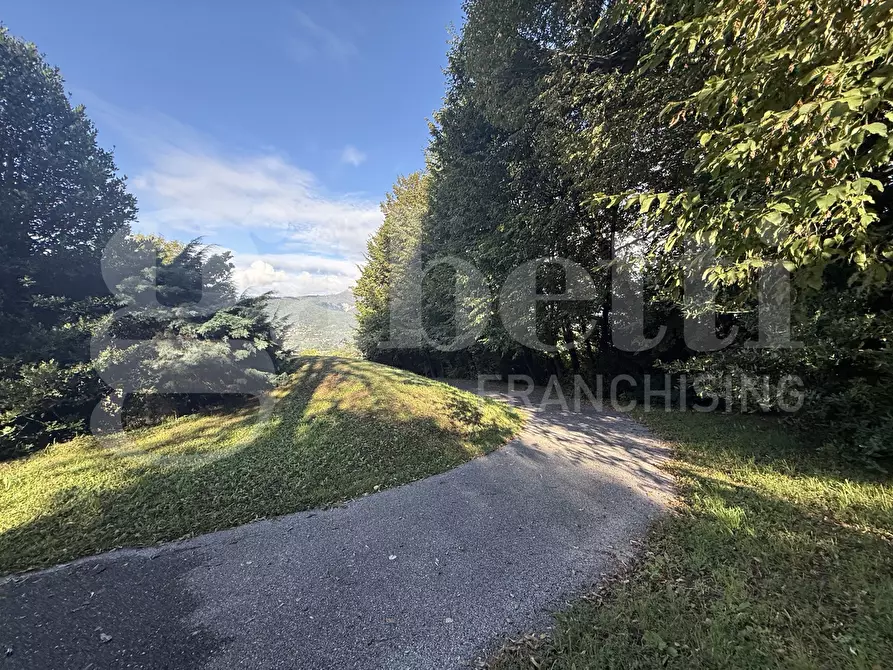 Immagine 30 di Appartamento in vendita  in Via Parini, snc a Erba