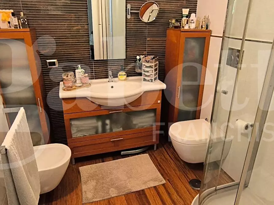 Immagine 16 di Appartamento in vendita  in Via Francesco Petrarca a Napoli