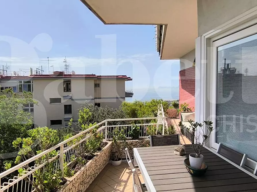 Immagine 10 di Appartamento in vendita  in Via Francesco Petrarca a Napoli
