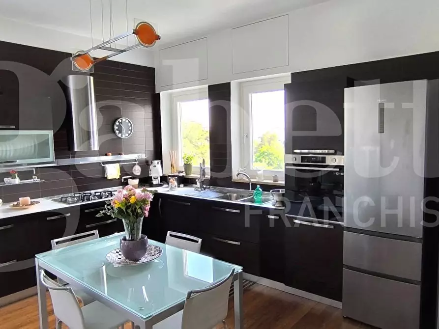 Immagine 7 di Appartamento in vendita  in Via Francesco Petrarca a Napoli