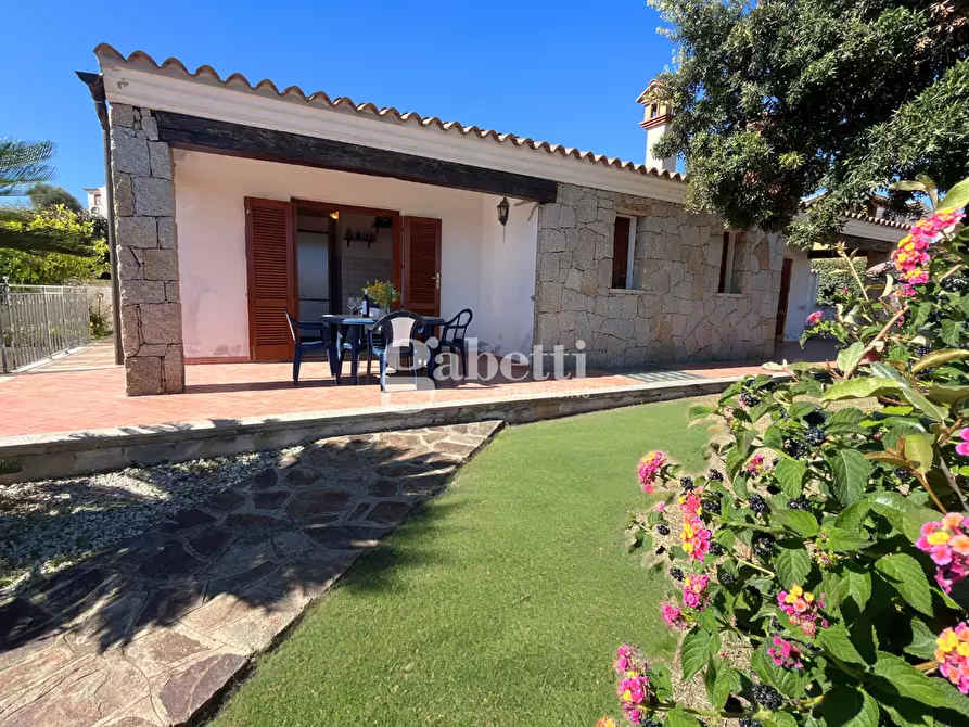 Immagine 1 di Villa in vendita  in Via Diomede, 13 a Budoni