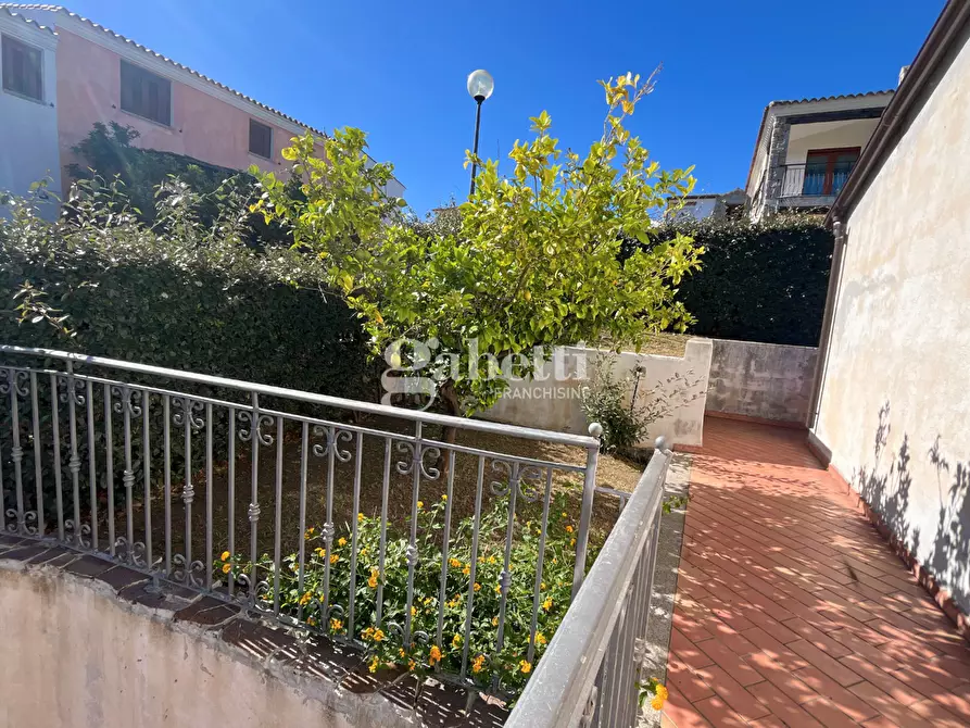 Immagine 37 di Villa in vendita  in Via Diomede, 13 a Budoni