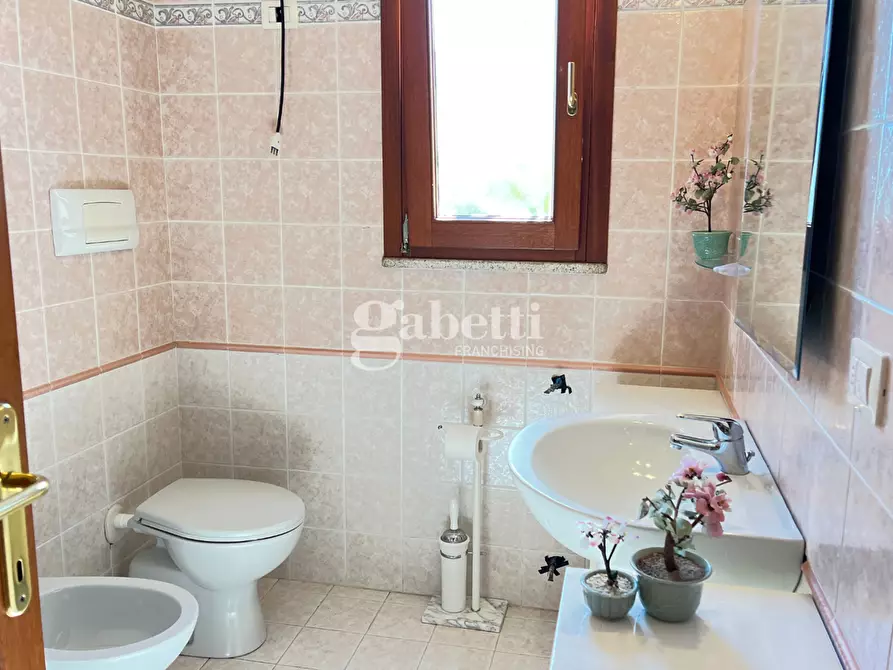 Immagine 16 di Villa in vendita  in Via Diomede, 13 a Budoni