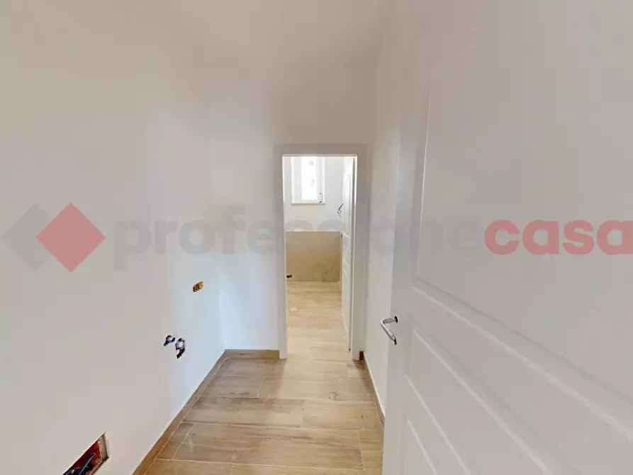 Immagine 9 di Appartamento in vendita  in Via dei Castiglioni a Roma