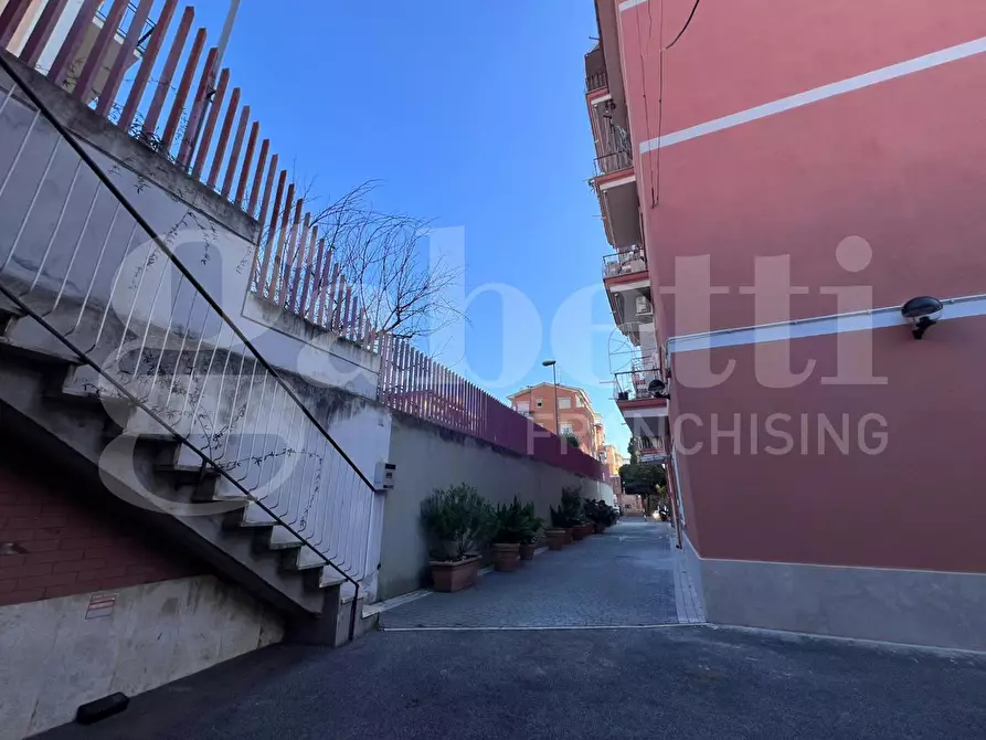 Immagine 33 di Appartamento in vendita  in Via dei Feltreschi, 18 a Roma