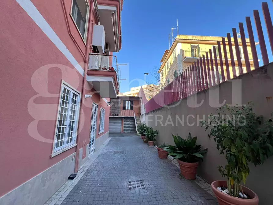 Immagine 5 di Appartamento in vendita  in Via dei Feltreschi, 18 a Roma