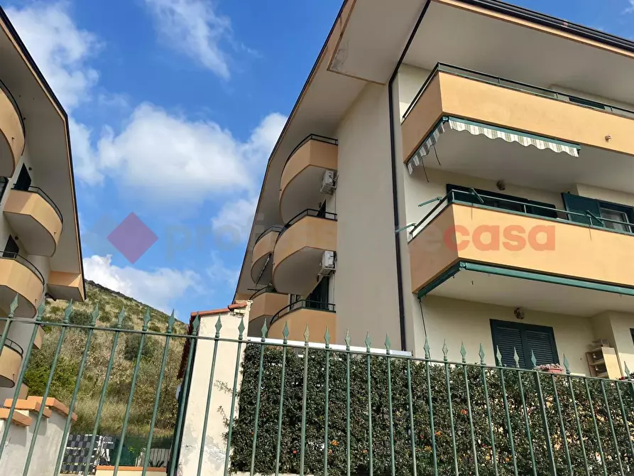 Immagine 4 di Appartamento in vendita  in Viale Kennedy VI traversa a Vitulazio