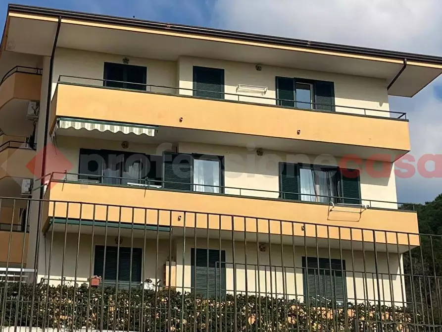 Immagine 1 di Appartamento in vendita  in Viale Kennedy VI traversa a Vitulazio