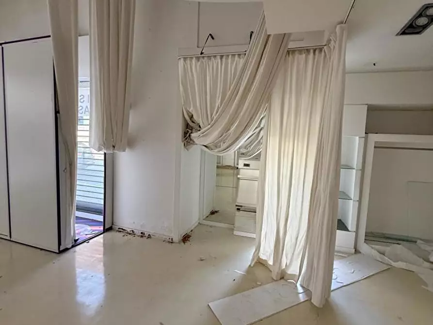 Immagine 13 di Attività commerciale in affitto  in Via Giovanni Primicerio, snc a Sant'anastasia