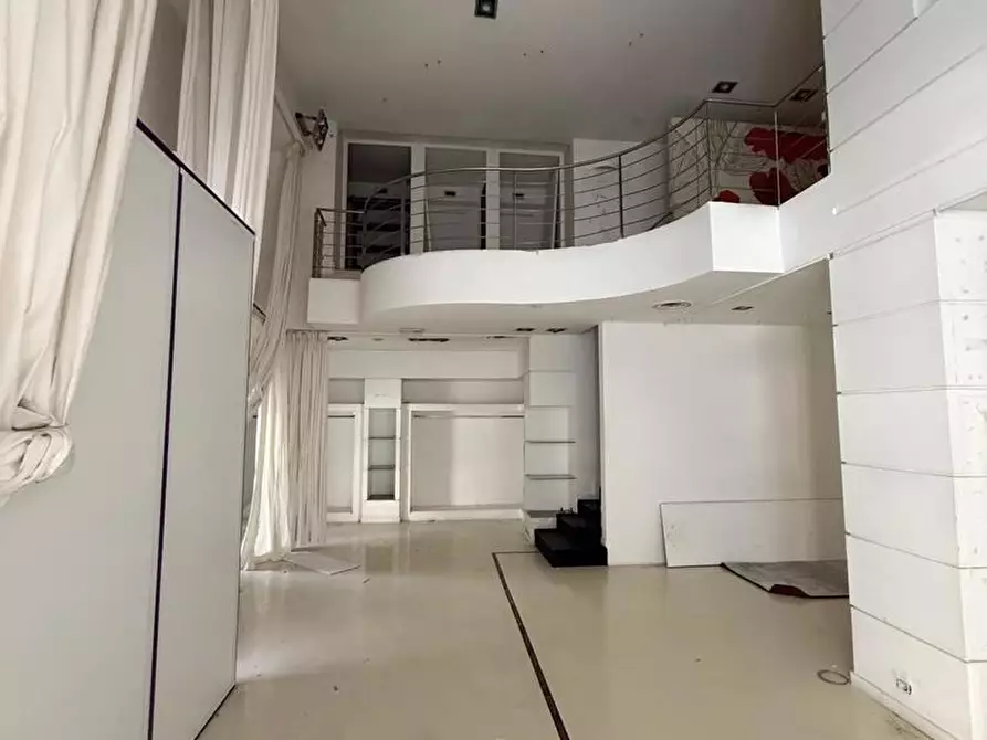 Immagine 2 di Attività commerciale in affitto  in Via Giovanni Primicerio, snc a Sant'anastasia