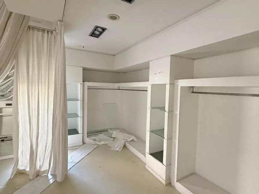 Immagine 12 di Attività commerciale in affitto  in Via Giovanni Primicerio, snc a Sant'anastasia