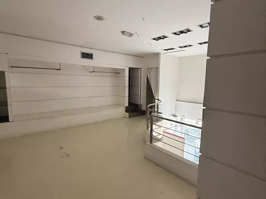 Immagine 6 di Attività commerciale in affitto  in Via Giovanni Primicerio, snc a Sant'anastasia